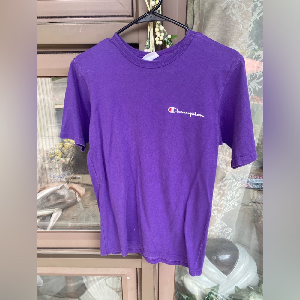 Champion Purple short sleeve shirt Top  size small pre owned good condition
